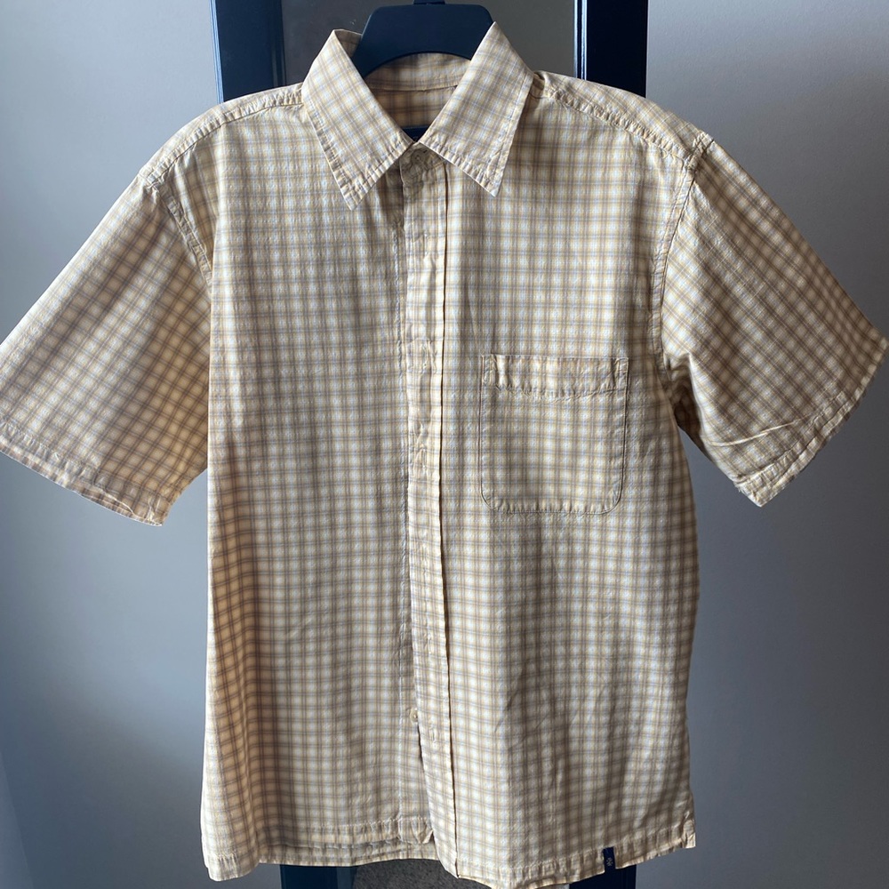 Men’s Medium Izod Short Sleeve Shirt